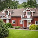 Klaara-manni Center *