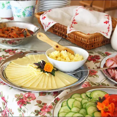 Pensjonat Klaara-manni Center Tori