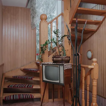 Klaara-manni Center *