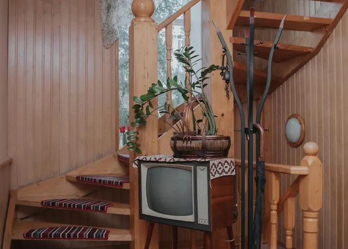 Klaara-manni Center *